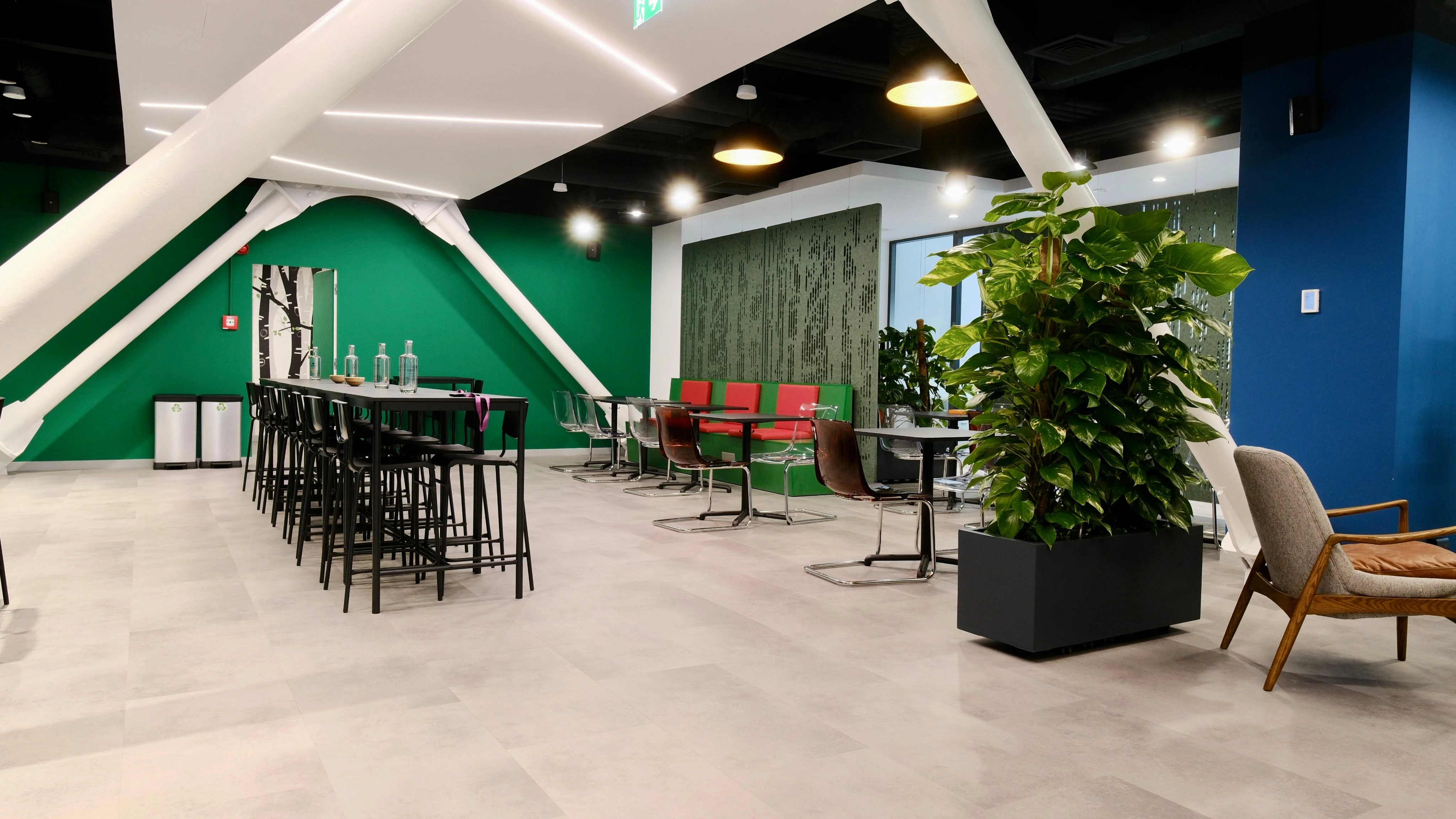 Supertree flexible lounge space