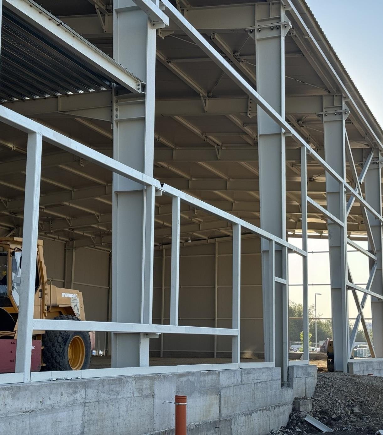 Steel structure of the ACO office and showroom during construction